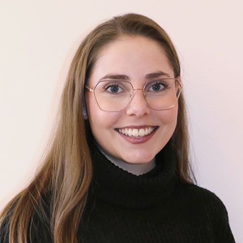 Julia - AZAV Organisation